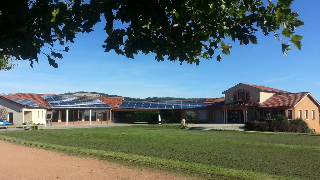 Vue sur mairie et salle polyvalente